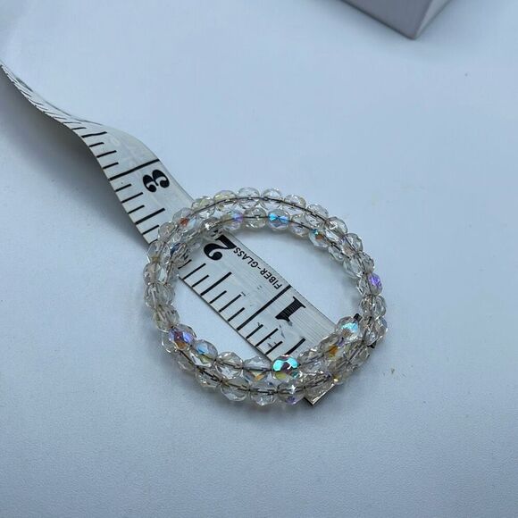 Vintage memory wire AB coated crystal bracelet. - Picture 4 of 5